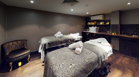 Kensington Health Club and Spa at the Holiday Inn Dual Treatment Room