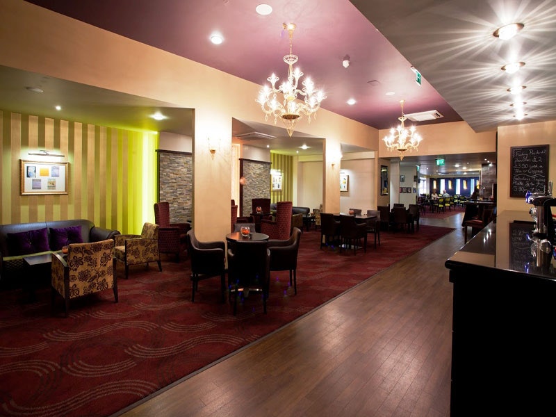 Gloucester Robinswood Hotel, Best Western Signature Collection Bar