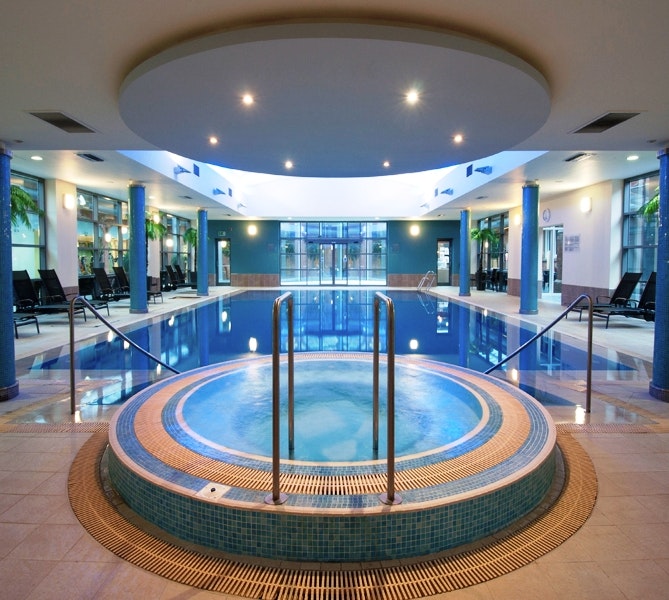 The Welcombe Hotel BW Premier Collection by Best Western Jacuzzi and Pool