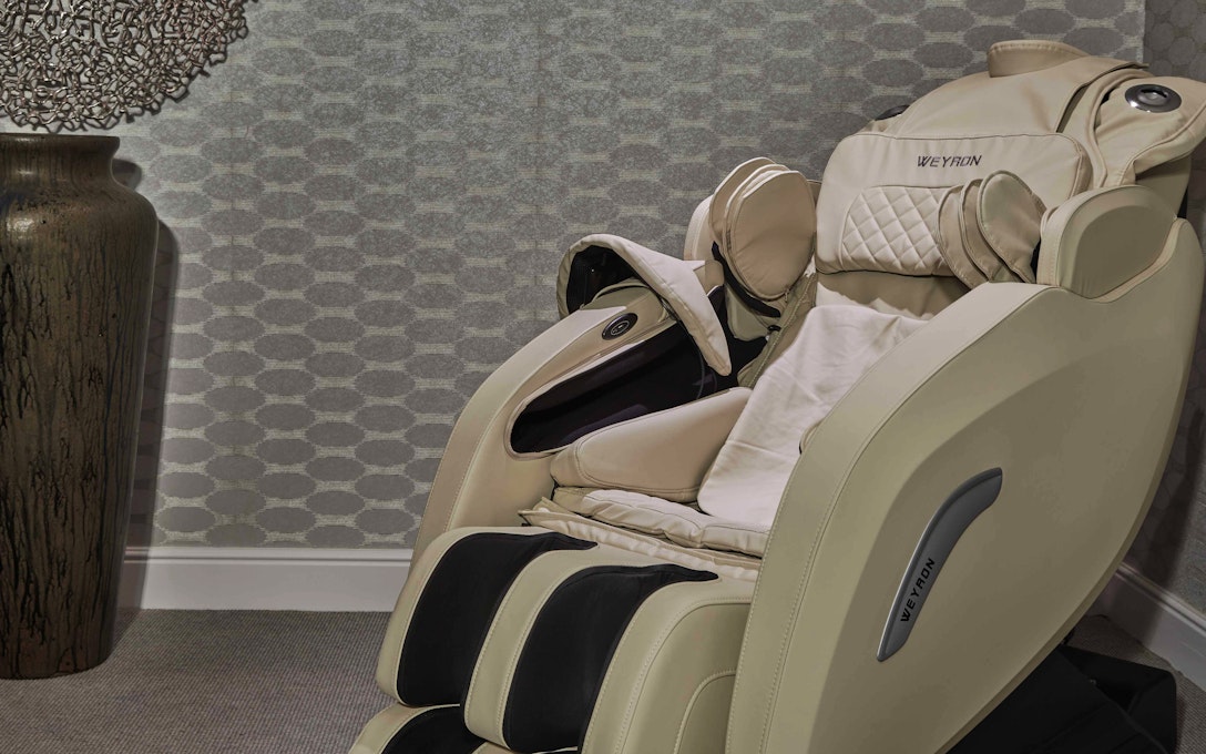 Lion Quays Resort Weyron Massage Chair