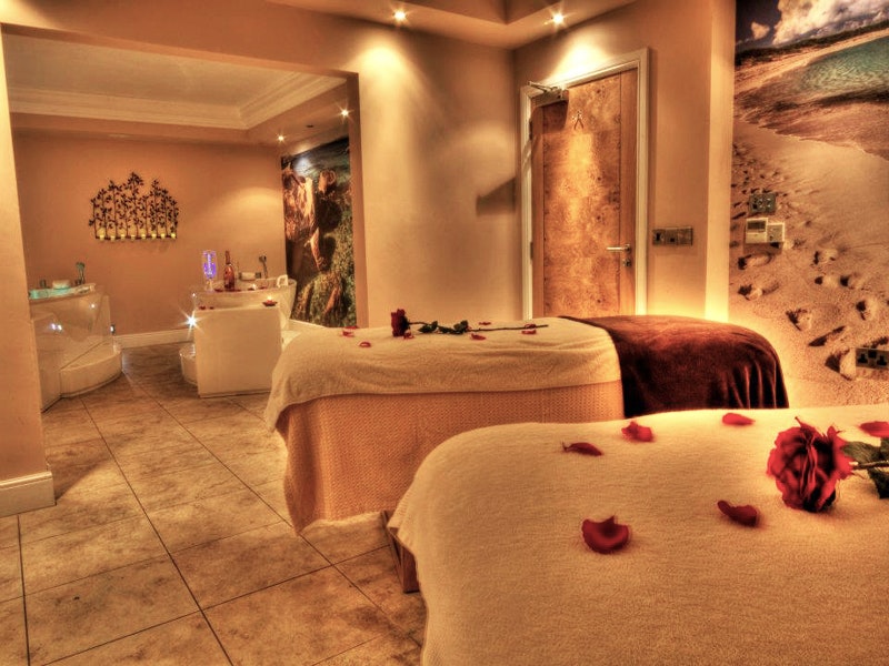 Lion Quays Hotel and Spa Couples Treatment Room