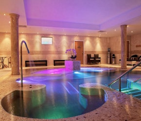 Lion Quays Hotel and Spa Hydrotherapy Pool