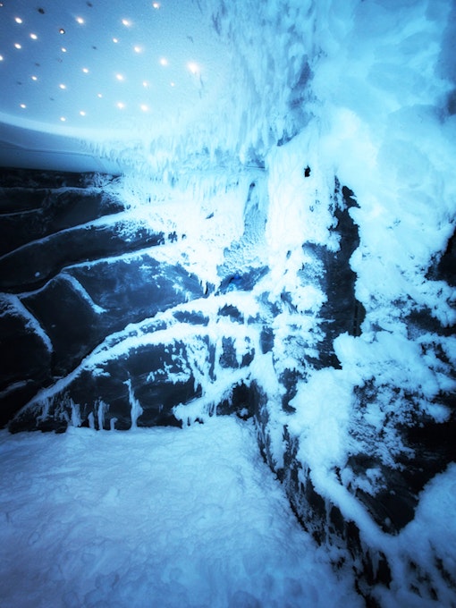 	Lion Quays Resort Snow Cave