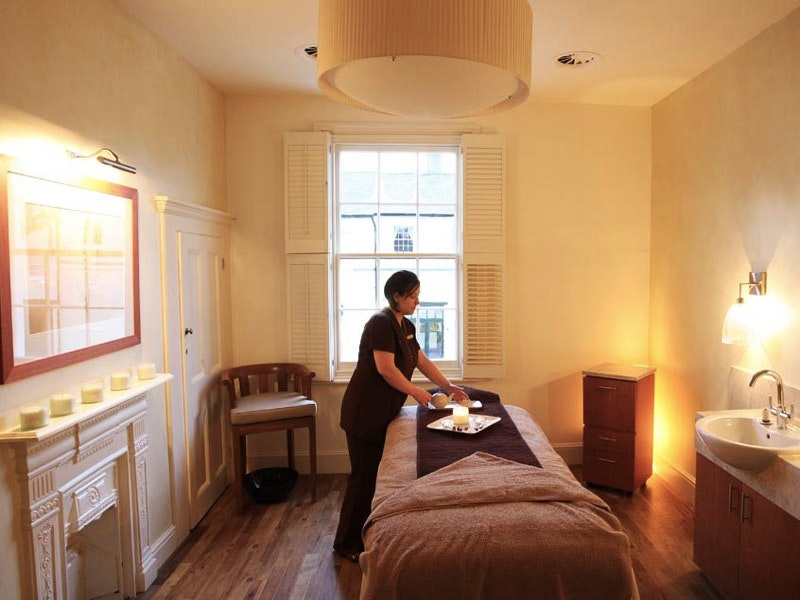 Luton Hoo Hotel Treatment Room with Therapist