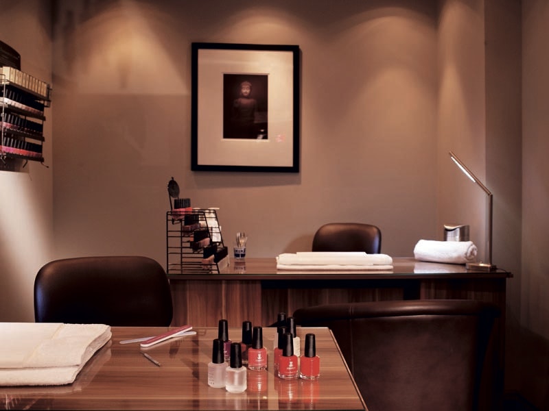 Manchester Piccadilly Hotel & Spa Nail Stations