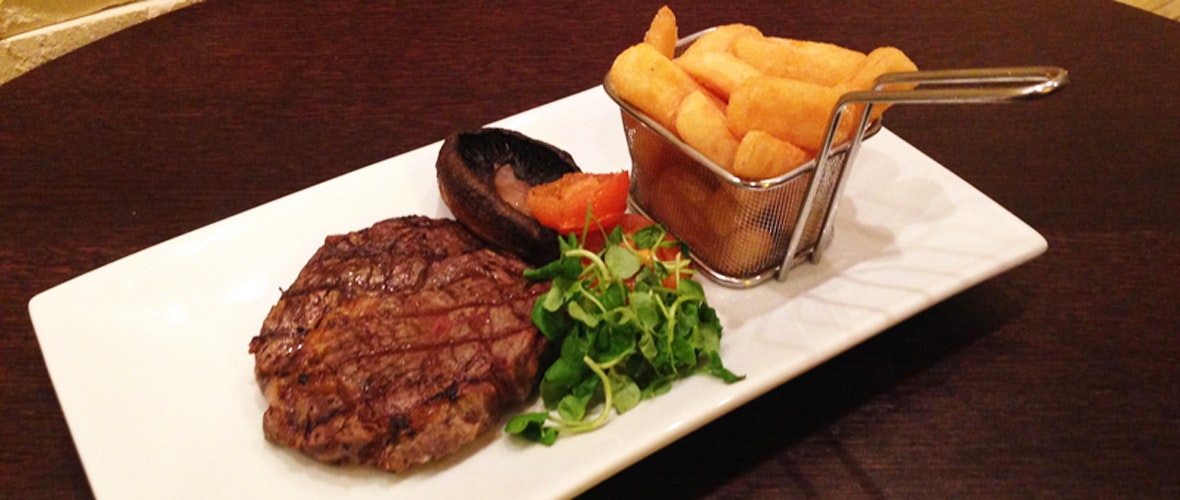 Meon Valley Hotel Steak and Chips