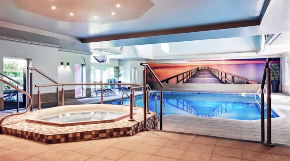 Mercure Shrewsbury Albrighton Hall Hotel & Spa Pool and Jacuzzi
