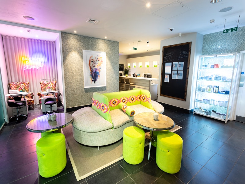 Guildford Harbour Hotel & Spa Nail Area