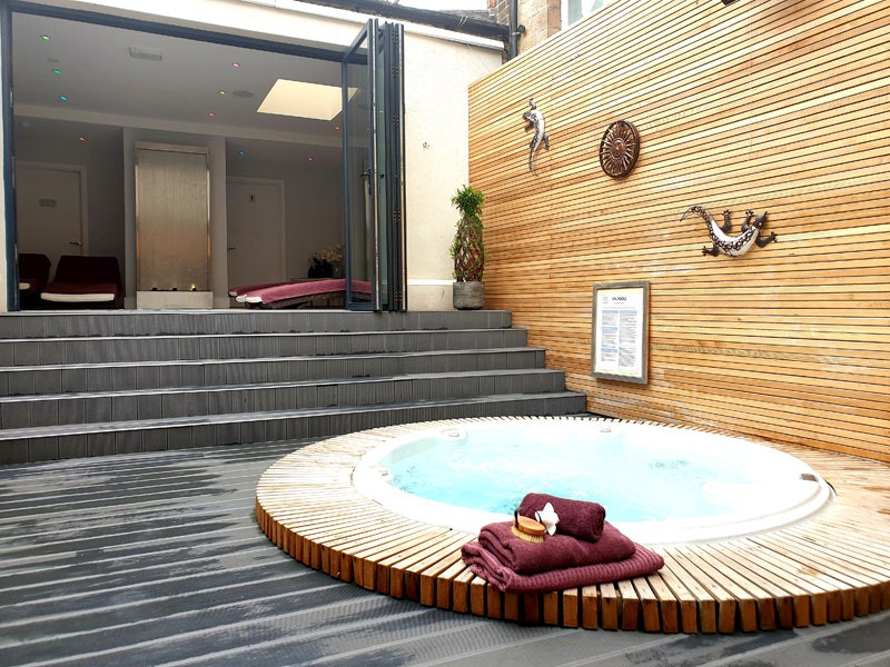 New Bath Hotel and Spa Outdoor Hot Tub
