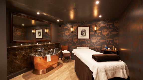 Oban Bay Hotel Treatment Room with Copper Bath