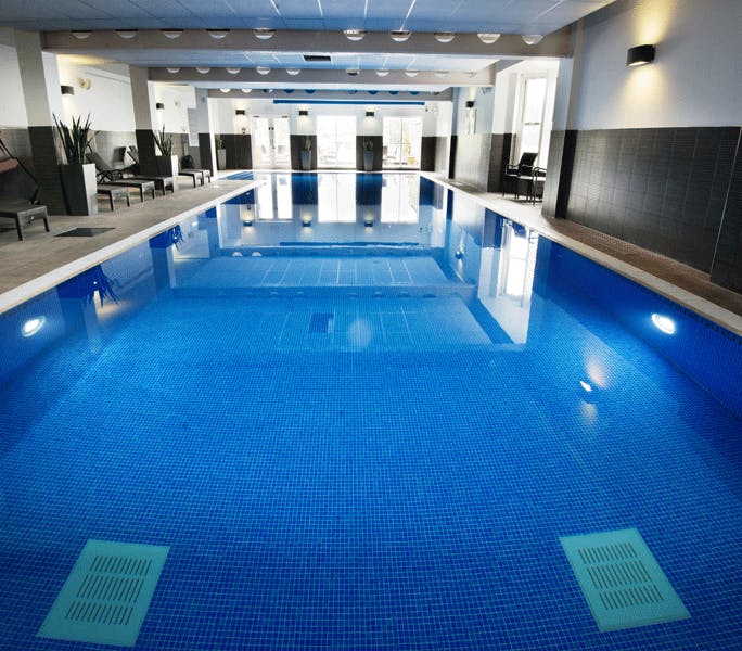 Macdonald Old England Hotel & Spa Swimming Pool
