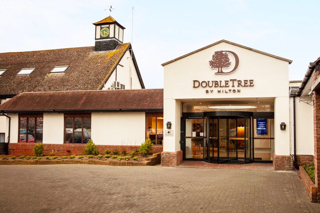 DoubleTree by Hilton The Oxford Belfry Hotel and Spa Front Exterior