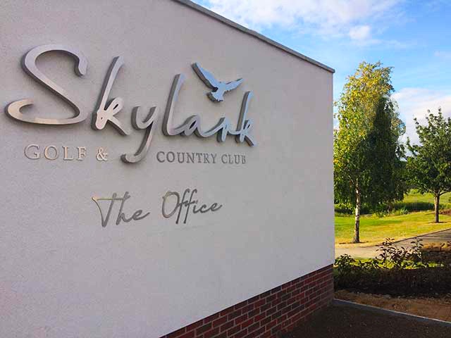 Skylark Golf & Country Club Sign