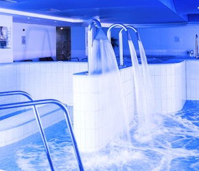 voco St David's Cardiff Hydrotherapy Pool