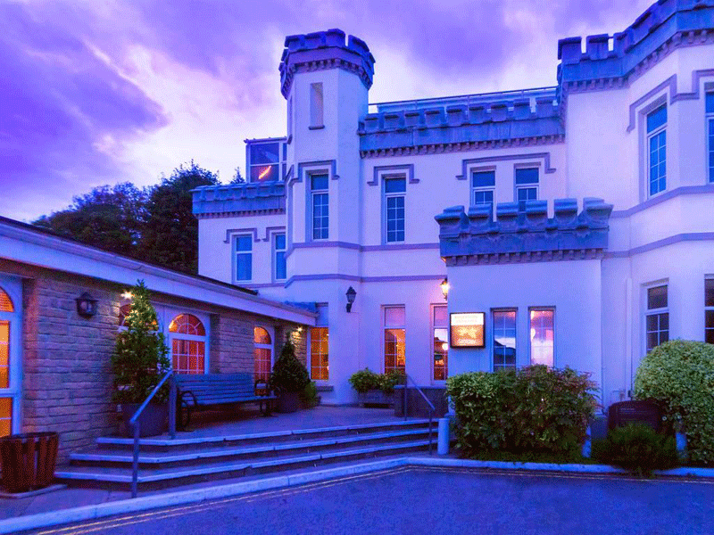 Stradey Park Hotel and Spa by Night