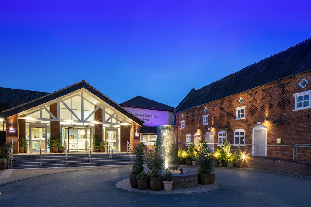  The Telford Hotel, Spa and Golf Resort Front Exterior Night