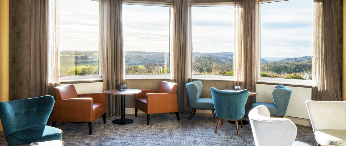 The Telford Hotel, Spa and Golf Resort Bar Area Bay Window
