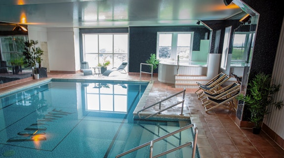 The Cleve Hotel & Spa Pool