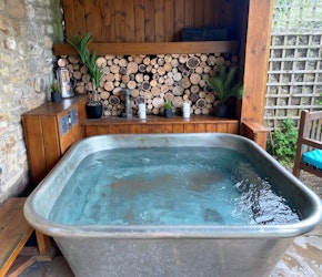 The Morritt Hotel and Garage Spa Outdoor Hot Tub