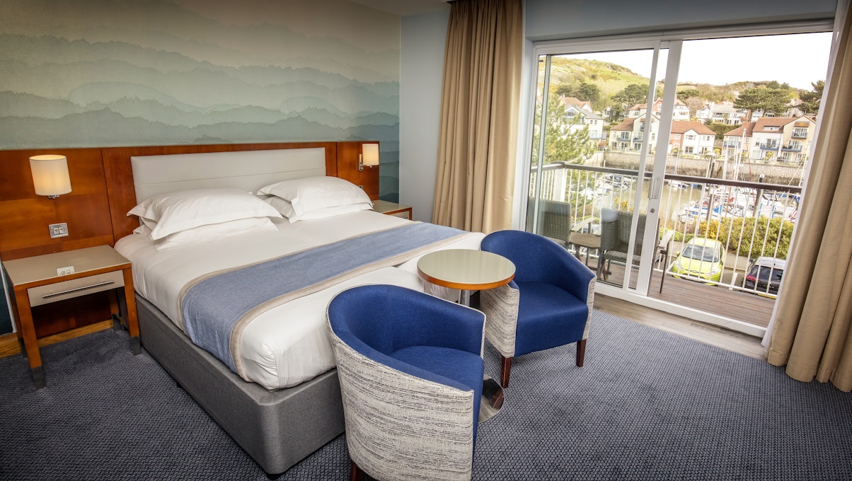 The Quay Hotel & Spa Twin Bedroom with Harbour View