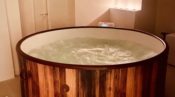 The Skin Co. Spa Jacuzzi