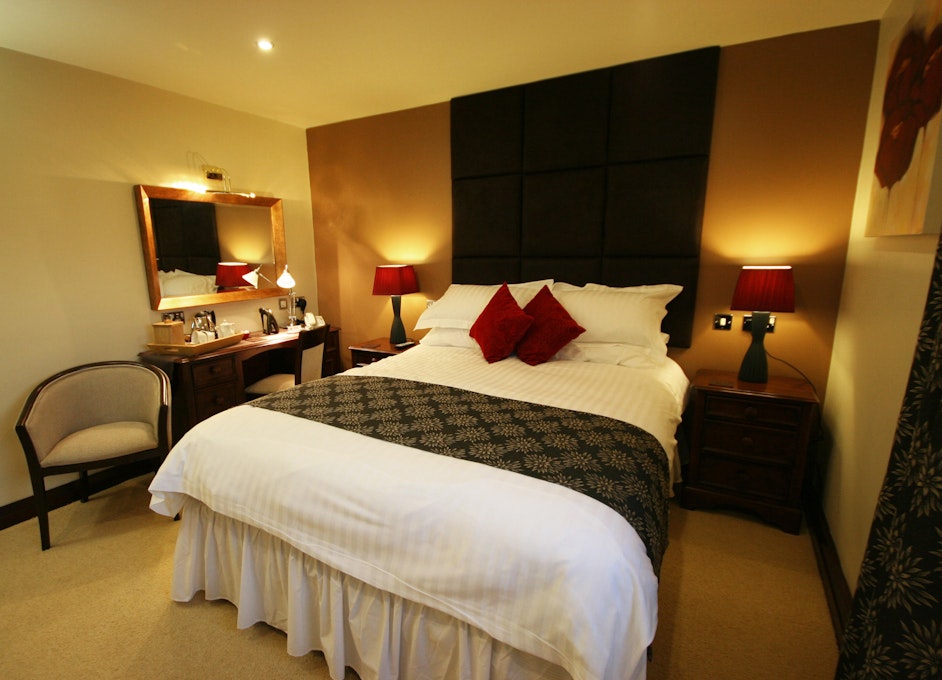 The Three Horseshoes Country Inn and Spa Double Bedroom 2
