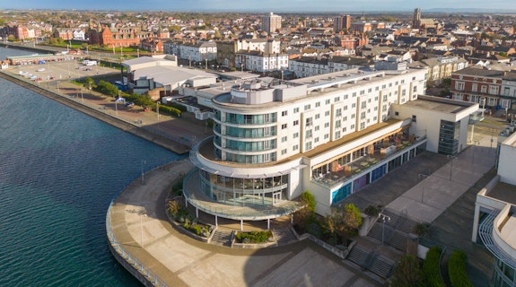 Waterfront Southport Hotel Exterior