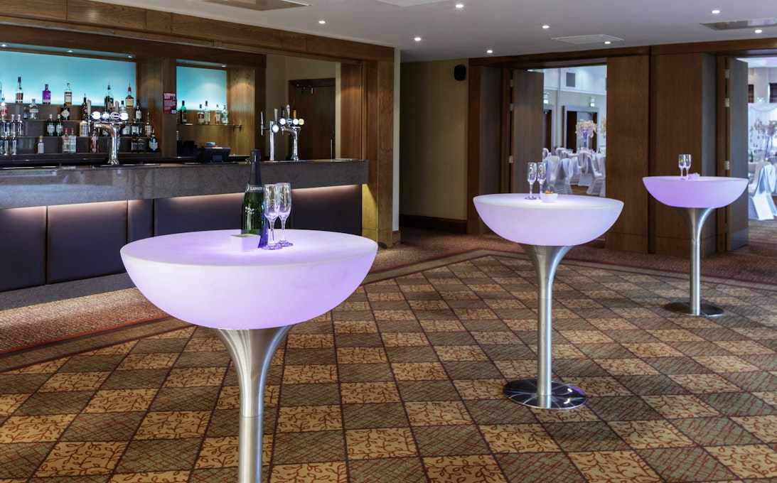 DoubleTree by Hilton Glasgow Westerwood Spa & Golf Resort Function Bar Room