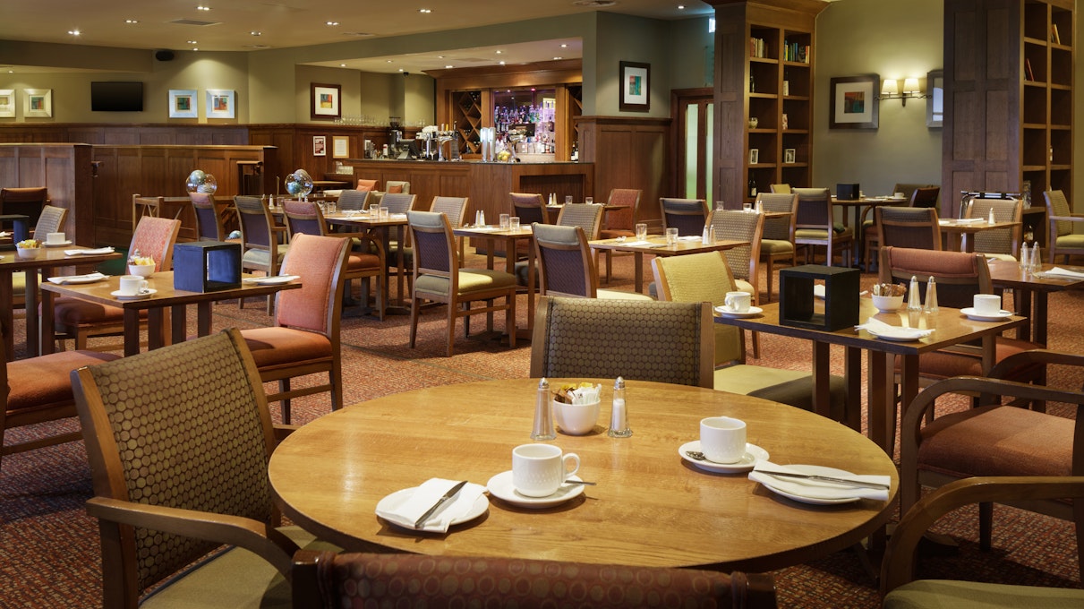 DoubleTree by Hilton Glasgow Westerwood Spa & Golf Resort Bar and Restaurant