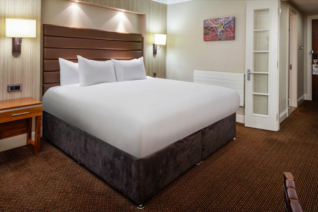 DoubleTree by Hilton Glasgow Westerwood Spa & Golf Resort Double Bedroom