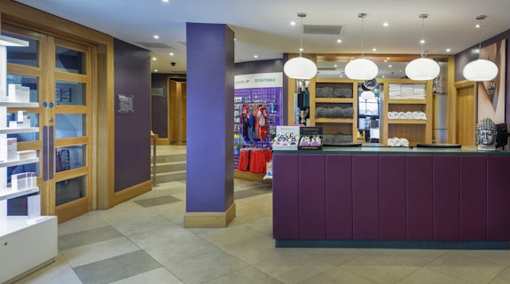 DoubleTree by Hilton Glasgow Westerwood Spa & Golf Resort Spa Desk