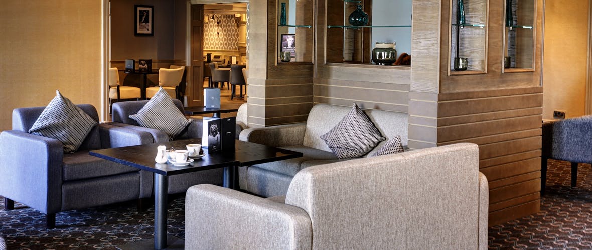 Best Western Premier Yew Lodge Hotel Lounge
