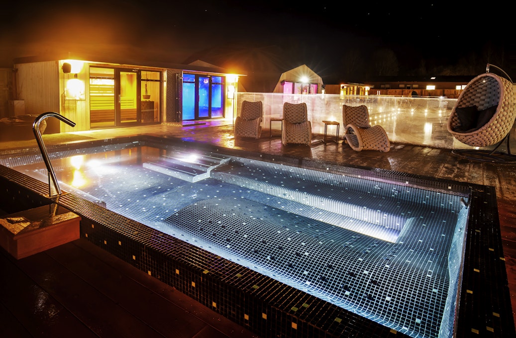 Yorkshire Spa Retreat Outdoor Pool Area Night